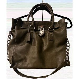 Michael Kors green leather bag good condition.